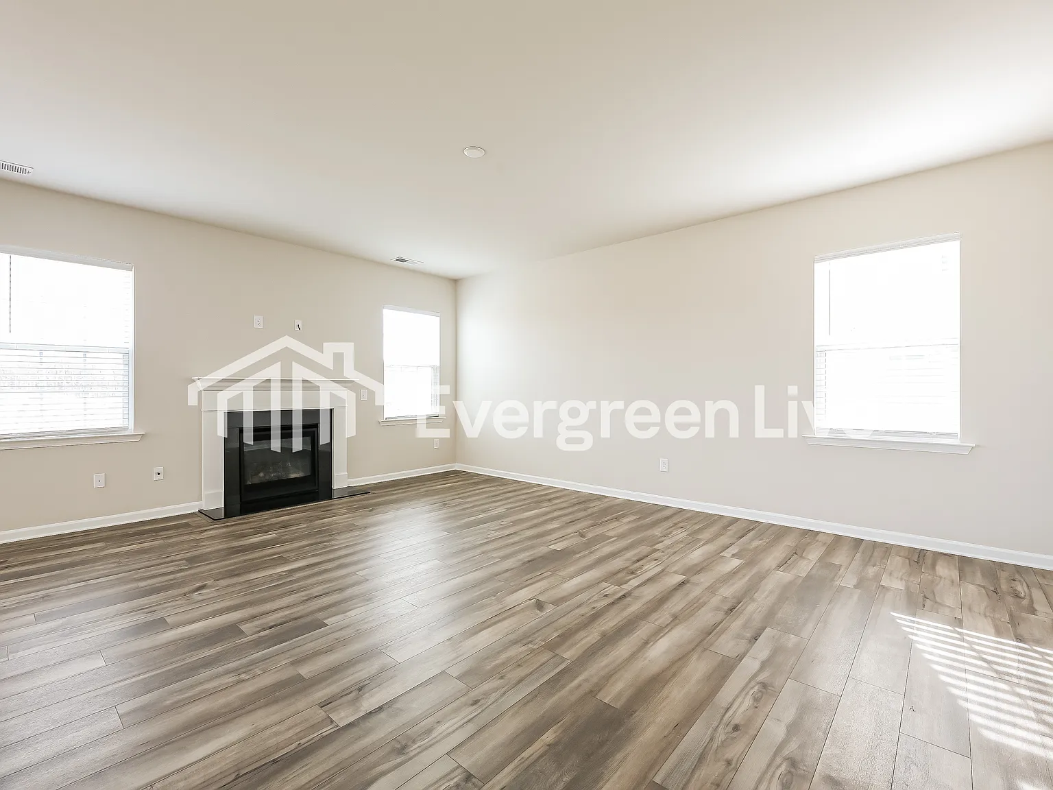 4 bed, 2.5 bath, 2169 sqft, $1,870 — Photo 4