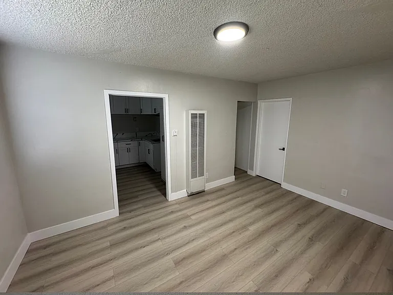 324 N Saint Louis St — Photo 6