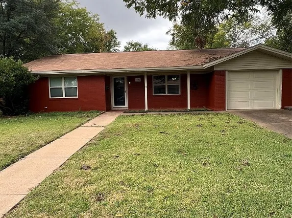 2003 9th St, Brownwood, TX 76801
