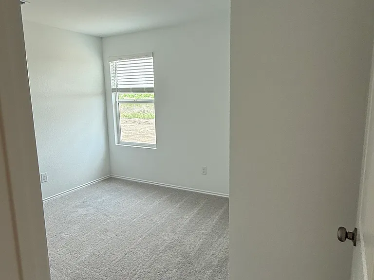 205 E Lima Dr — Photo 6