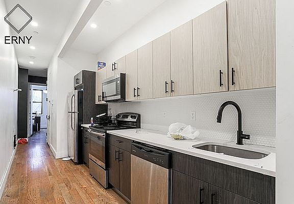 4th image of 1689 Sterling Pl #3