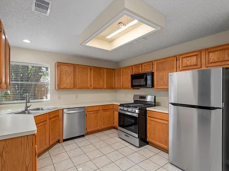 18182 Forest Cedars Dr — Photo 9