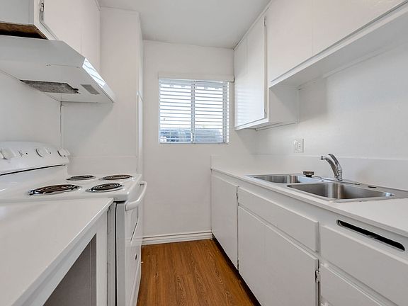 3rd image of 633 E Park Cielo Apartments Ln #15