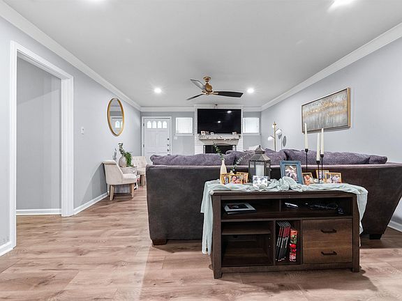 5th image of 103 N Beverly Ave