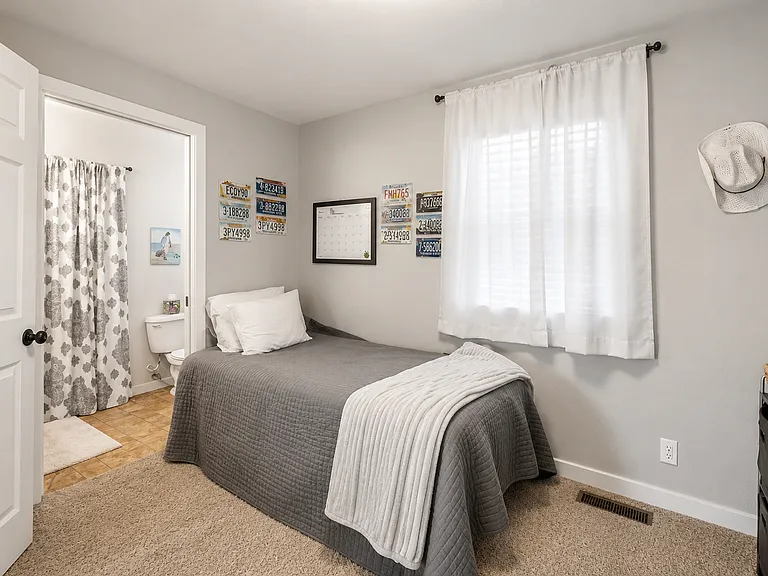 722 Lambrecht Ln — Photo 10