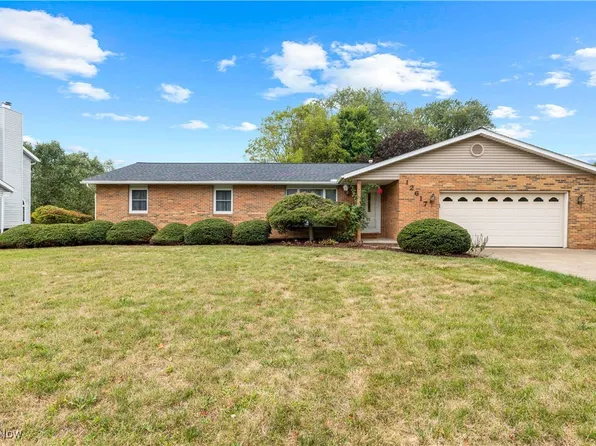 12617 Springwater Ave NW, Uniontown, OH 44685