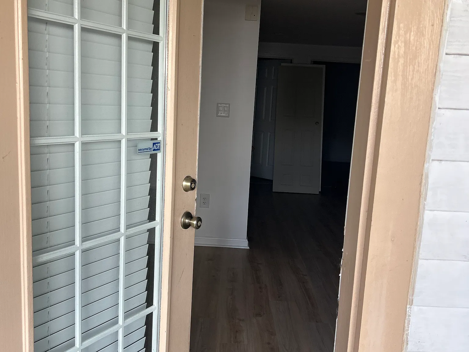 4102 Hampstead Ln — Photo 3