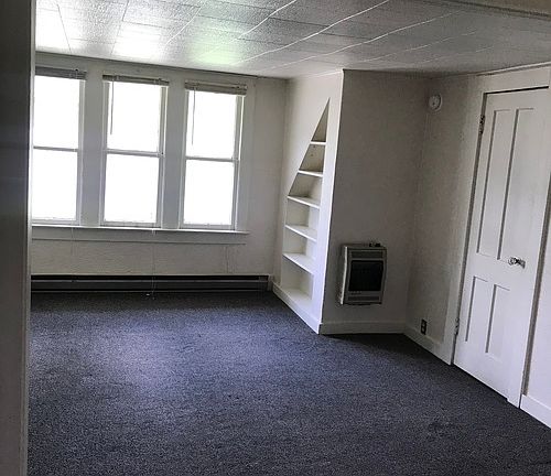 3rd image of 1211 Valley Dr APT 3