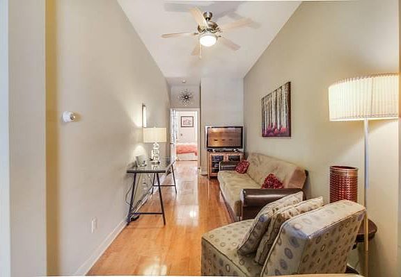 Living room (different angle)