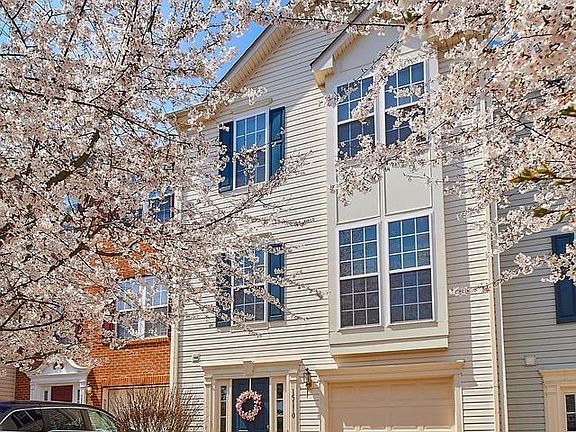 2nd image of 15110 Gaffney Cir
