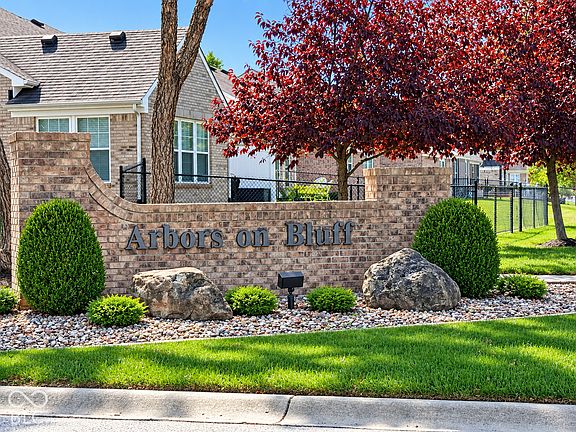 3rd image of 7333 Summer Lea Ct