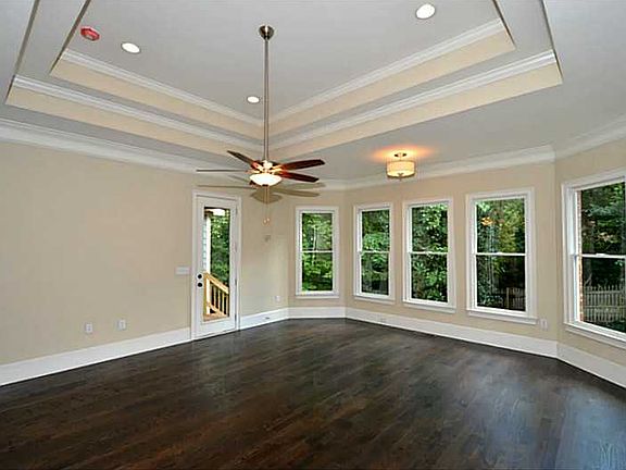 5th image of 1049 Mabry Oaks Dr