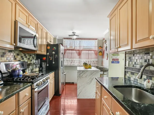 2370 North Avenue #5E, Bridgeport, CT 06604
