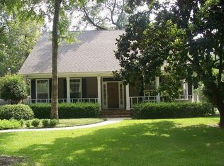 9500 Red Bluff Ct, Ocean Springs, MS 39564