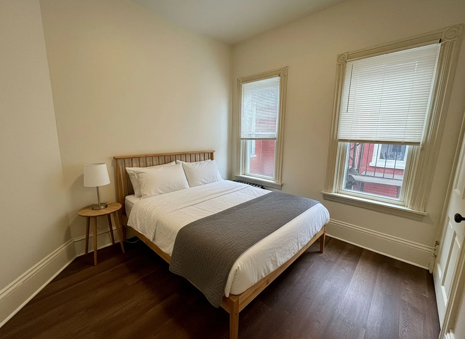 403 W James St — Photo 3