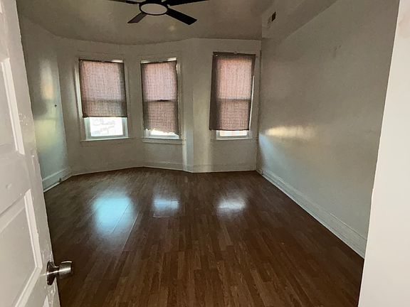 4th image of 292X Parkwood Ave #3