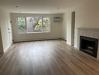 178 De Graw Street, #2
