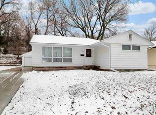 2020 W 18th St, Sioux City, IA 51103
