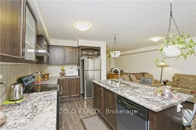 92 Golden Springs Dr #UPPER LEVEL — Photo 4