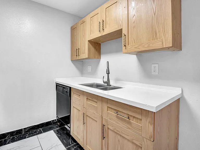Fountain Oaks Apartments — Photo 12