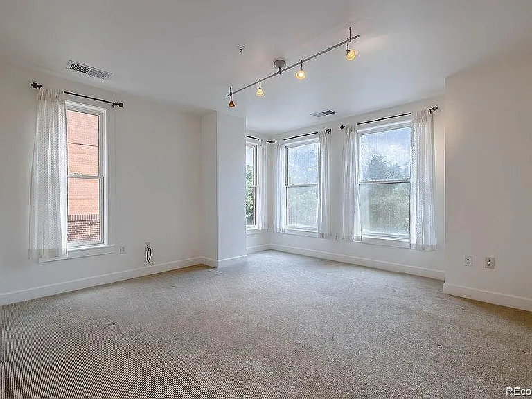 1631 N Emerson St — Photo 11