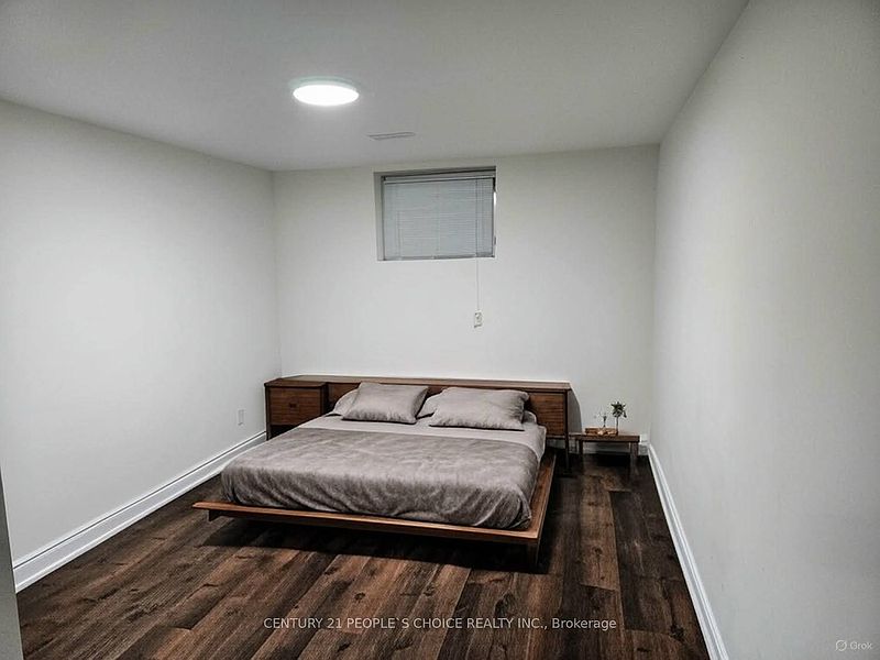 Kitchener House for rent - 2 Bedrooms — photo 11
