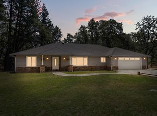 2749 Jumpoff Joe Creek Rd, Grants Pass, OR 97526