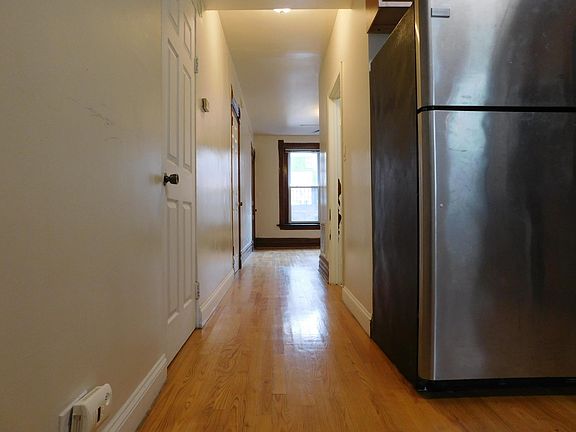 5th image of 1628 N Honore St APT 1