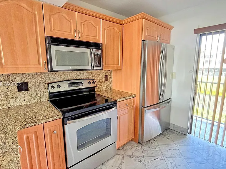 1283 W 51st Pl #12 — Photo 7