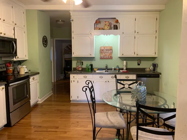 114 Falls Rd, Badin, NC 28009