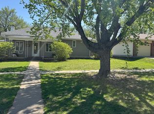 537 N 10th St, Geneva, NE 68361