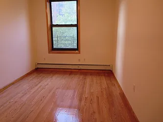 Rented by Kinyu Realty