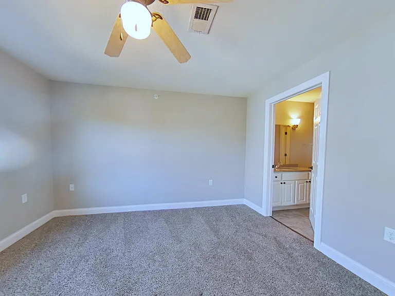 Delafield Woods Apartments — Photo 75