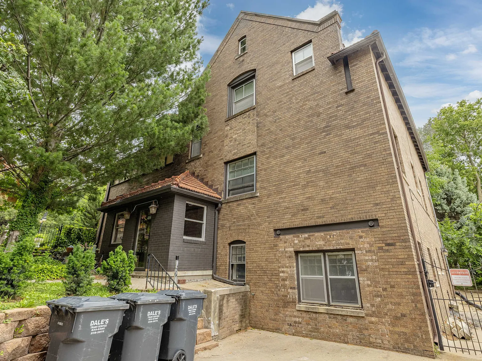3815 Dewey Ave — Photo 2