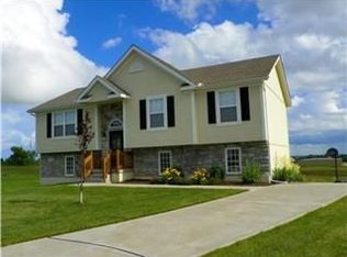 712 Fall Creek Cir, Belton, MO 64012