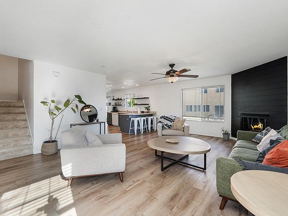 3rd image of 4041 W Troon St