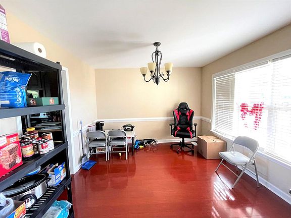 4th image of 108 Marshview Pl
