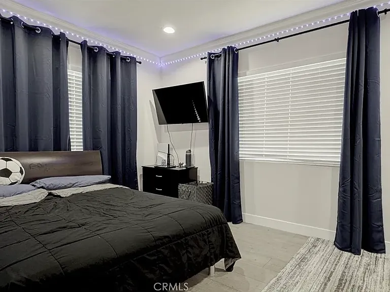 9261 Lev Ave — Photo 9