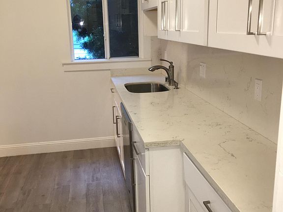 5th image of 2 Dawson Pl APT B