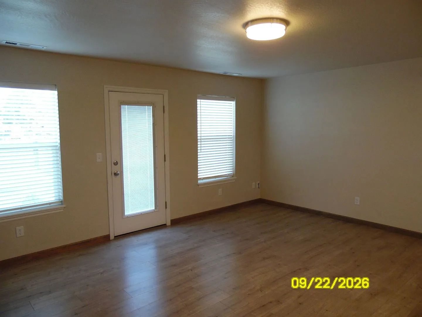 Cozy and Spacious Home for Rent — Photo 3
