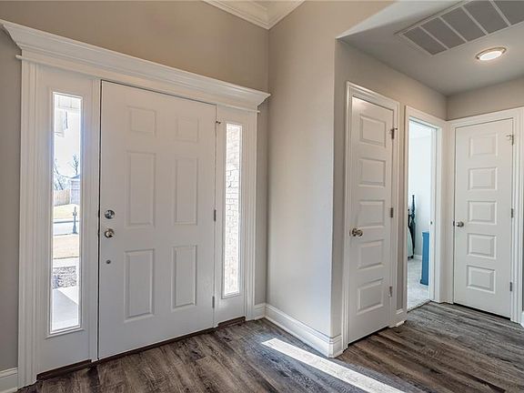4th image of 480 Vista Del Valle St