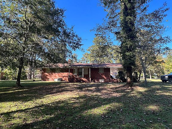 3rd image of 305 Glenn Stovall Dr