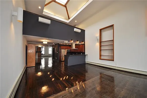 Rented by R New York | media 43