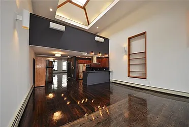 Rented by R New York