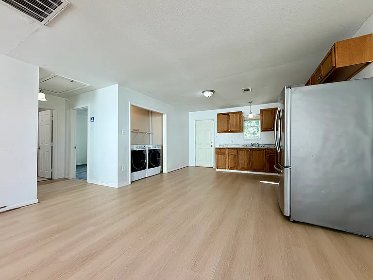 528 Pine St #2 — Photo 3