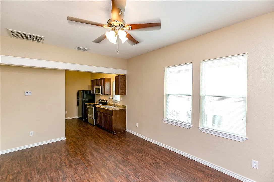 1 bed, 1.0 bath, 480 sqft, $995 — Photo 3
