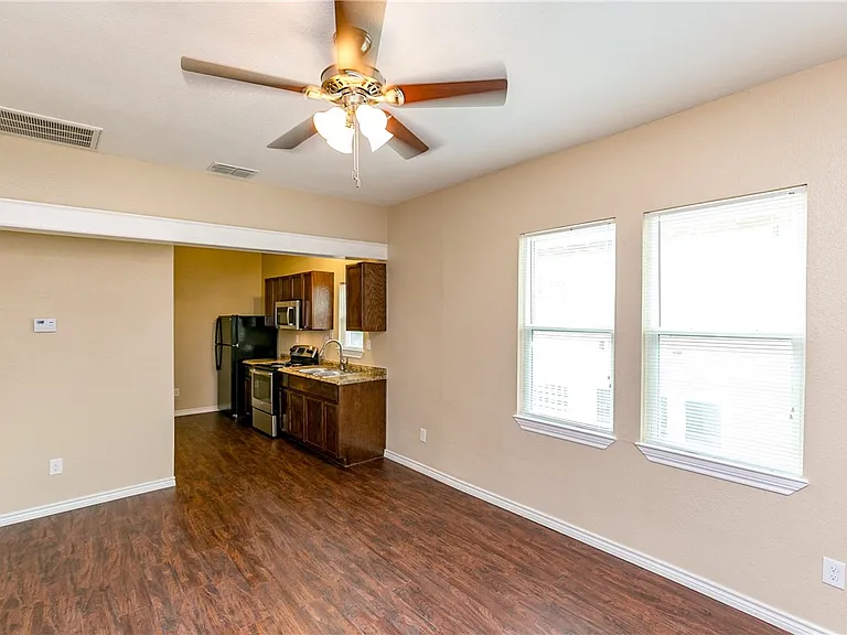 1005 Furman Ave #2 — Photo 3