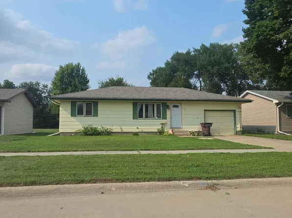 425 E 26th St, South Sioux City, NE 68776