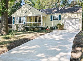 8816 Sioux Trl, Kansas City, MO 64114