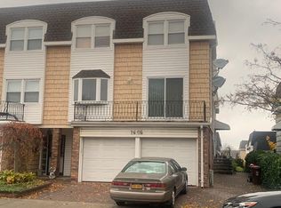 1605 215th St, Bayside, NY 11360